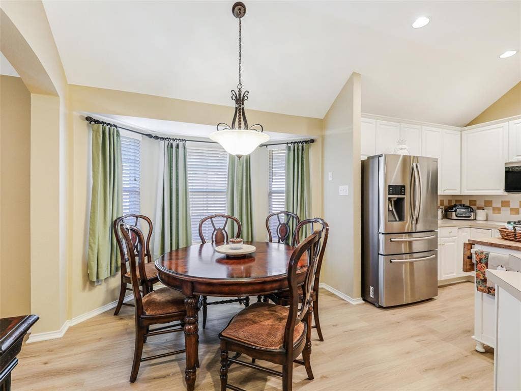 9021 Azinger Drive, Plano, TX 75025 9021 Azinger Drive, Plano, TX 75025