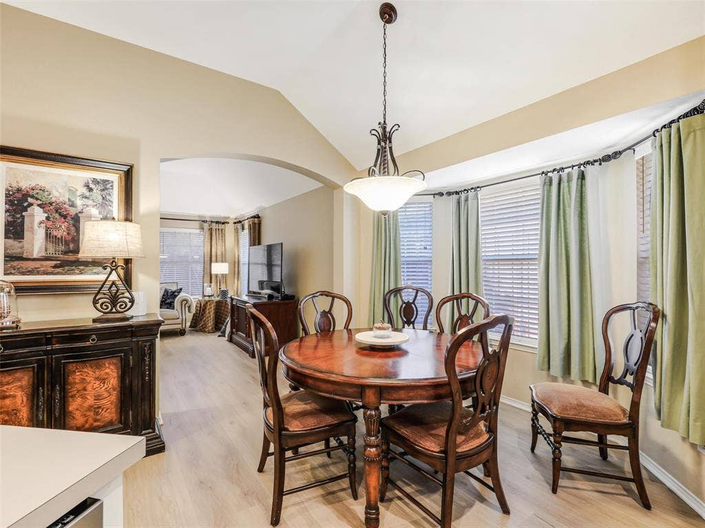 9021 Azinger Drive, Plano, TX 75025 9021 Azinger Drive, Plano, TX 75025