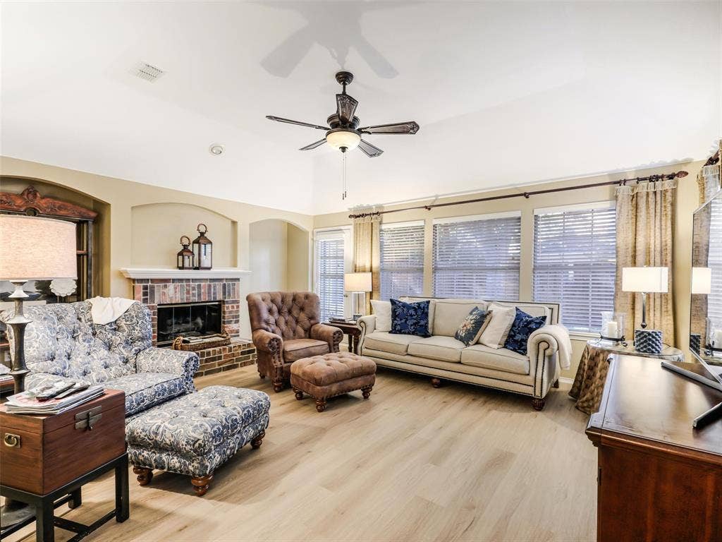 9021 Azinger Drive, Plano, TX 75025 9021 Azinger Drive, Plano, TX 75025