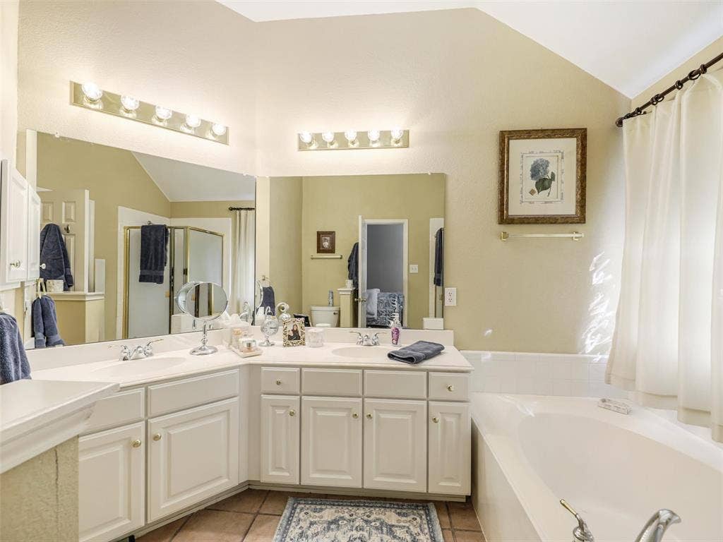 9021 Azinger Drive, Plano, TX 75025 9021 Azinger Drive, Plano, TX 75025