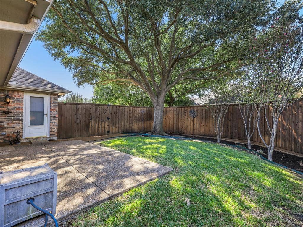 9021 Azinger Drive, Plano, TX 75025 9021 Azinger Drive, Plano, TX 75025