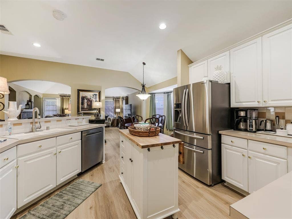 9021 Azinger Drive, Plano, TX 75025 9021 Azinger Drive, Plano, TX 75025