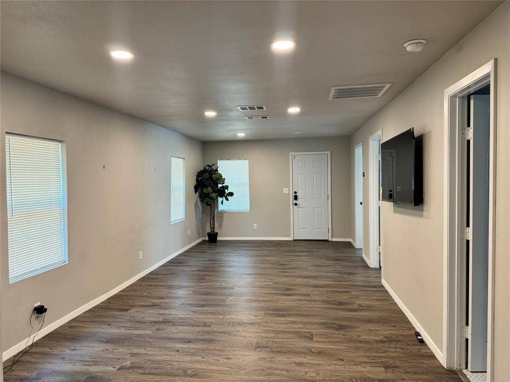 2707 Cross Street, Dallas, TX 75210