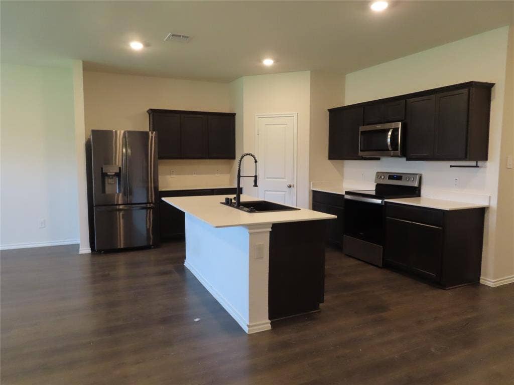 3037 Zinnia Street, Royse City, TX 75189 3037 Zinnia Street, Royse City, TX 75189