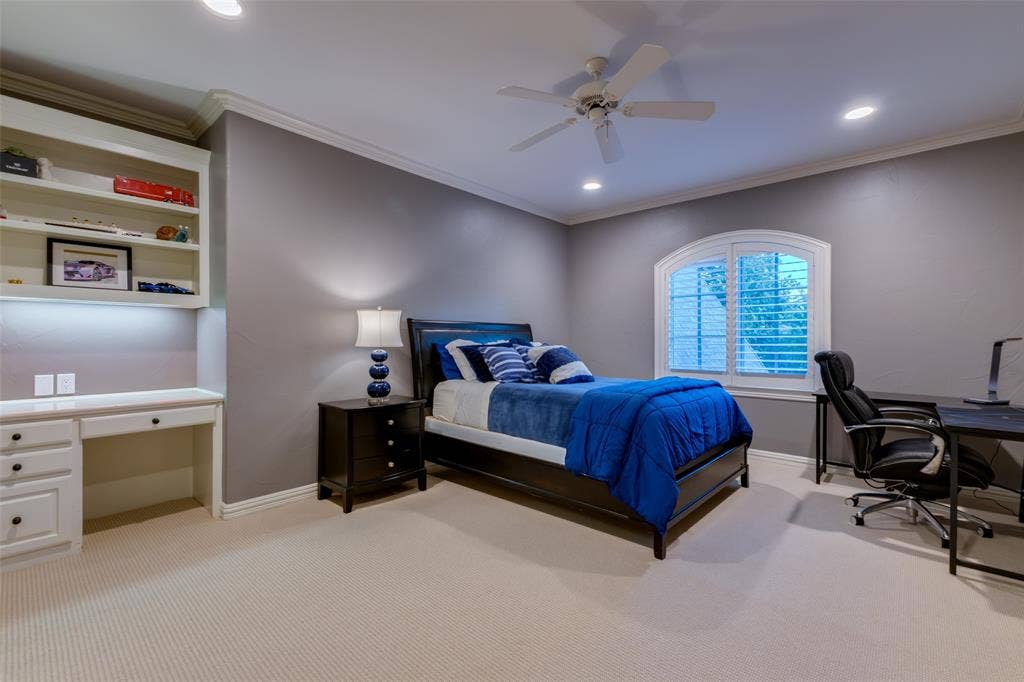 6131 Park Lane, Dallas, TX 75225 Secondary upstairs bedroom