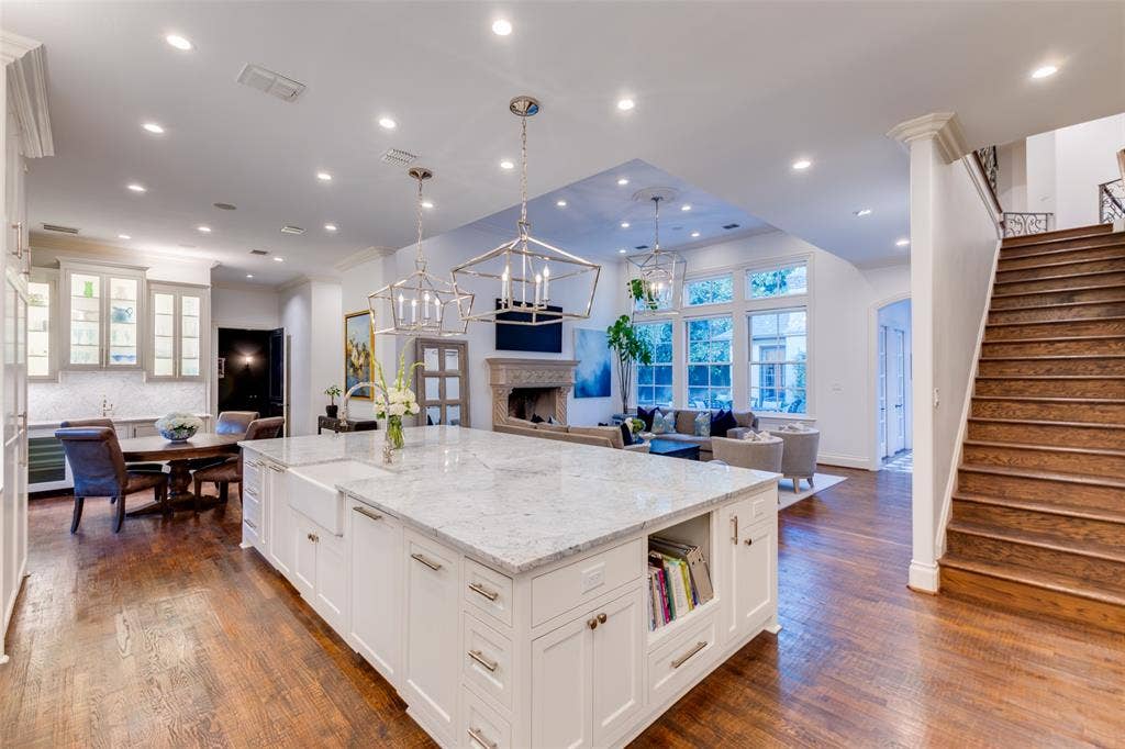 6131 Park Lane, Dallas, TX 75225 6131 Park Lane, Dallas, TX 75225