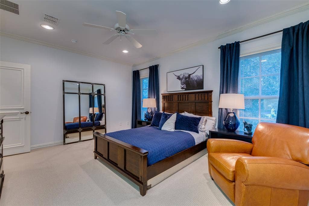 6131 Park Lane, Dallas, TX 75225 Secondary upstairs bedroom