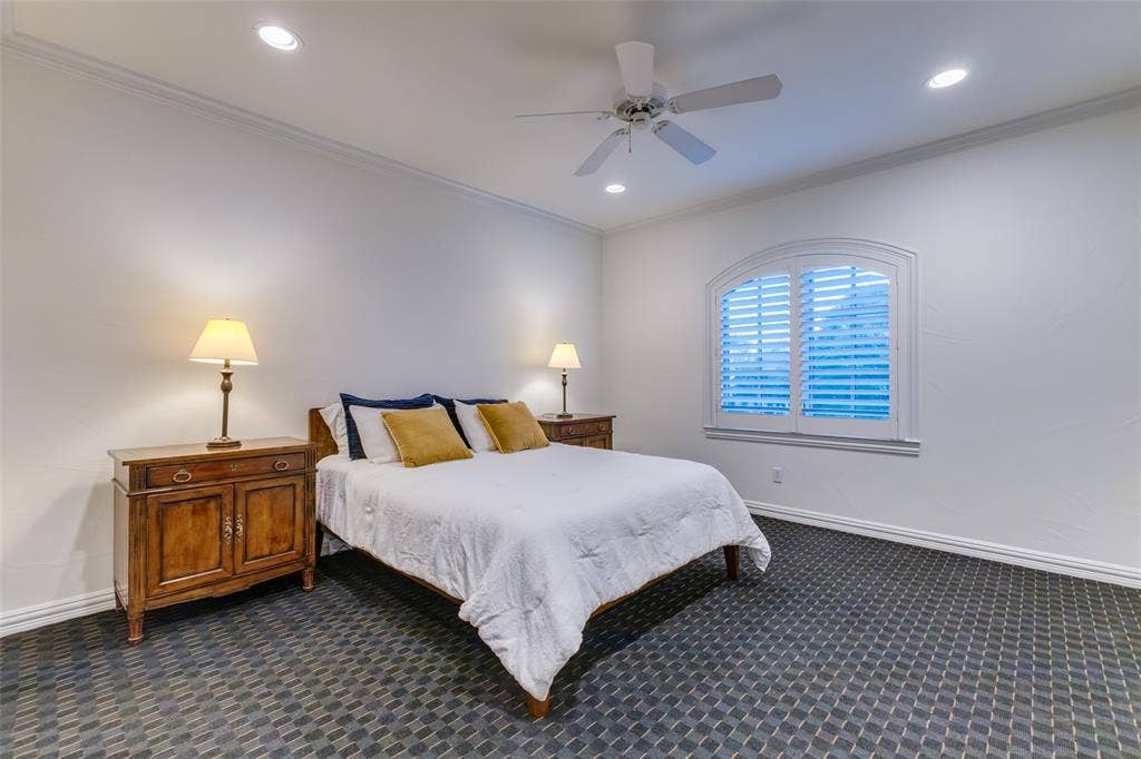 6131 Park Lane, Dallas, TX 75225 Secondary upstairs bedroom