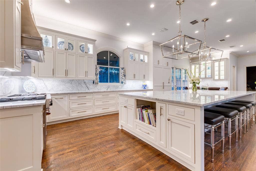 6131 Park Lane, Dallas, TX 75225 6131 Park Lane, Dallas, TX 75225