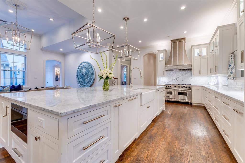 6131 Park Lane, Dallas, TX 75225 6131 Park Lane, Dallas, TX 75225