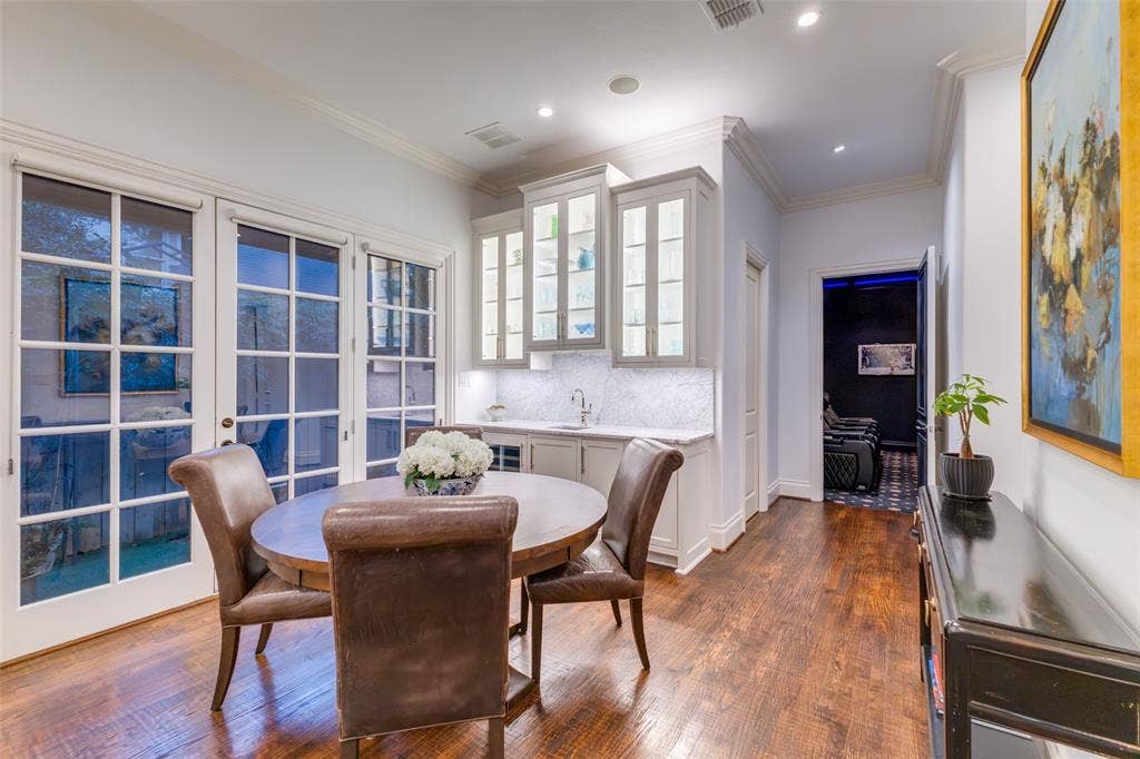 6131 Park Lane, Dallas, TX 75225 6131 Park Lane, Dallas, TX 75225