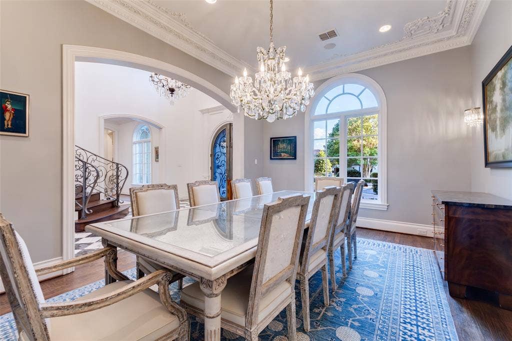 6131 Park Lane, Dallas, TX 75225 6131 Park Lane, Dallas, TX 75225