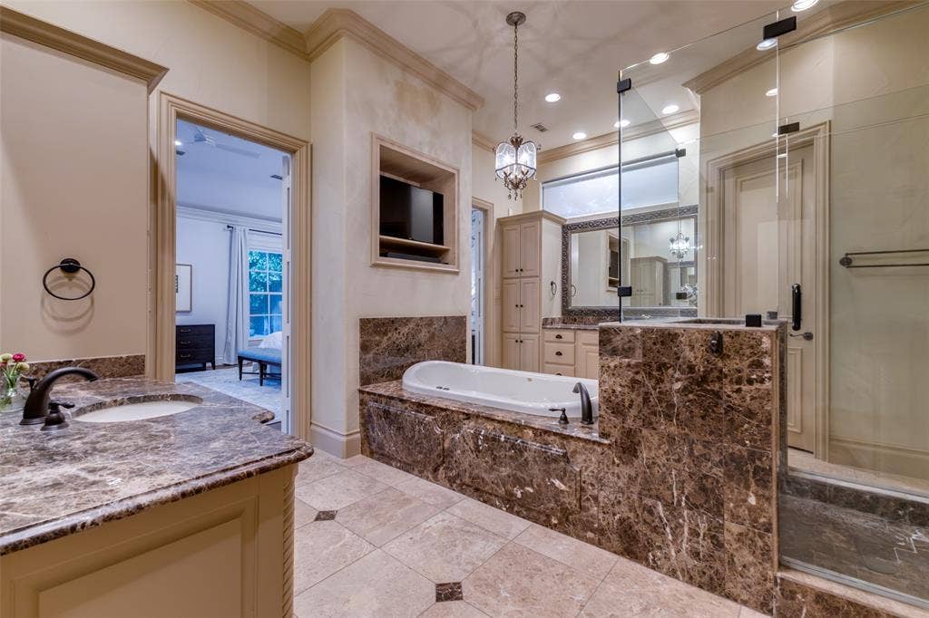 6131 Park Lane, Dallas, TX 75225 6131 Park Lane, Dallas, TX 75225