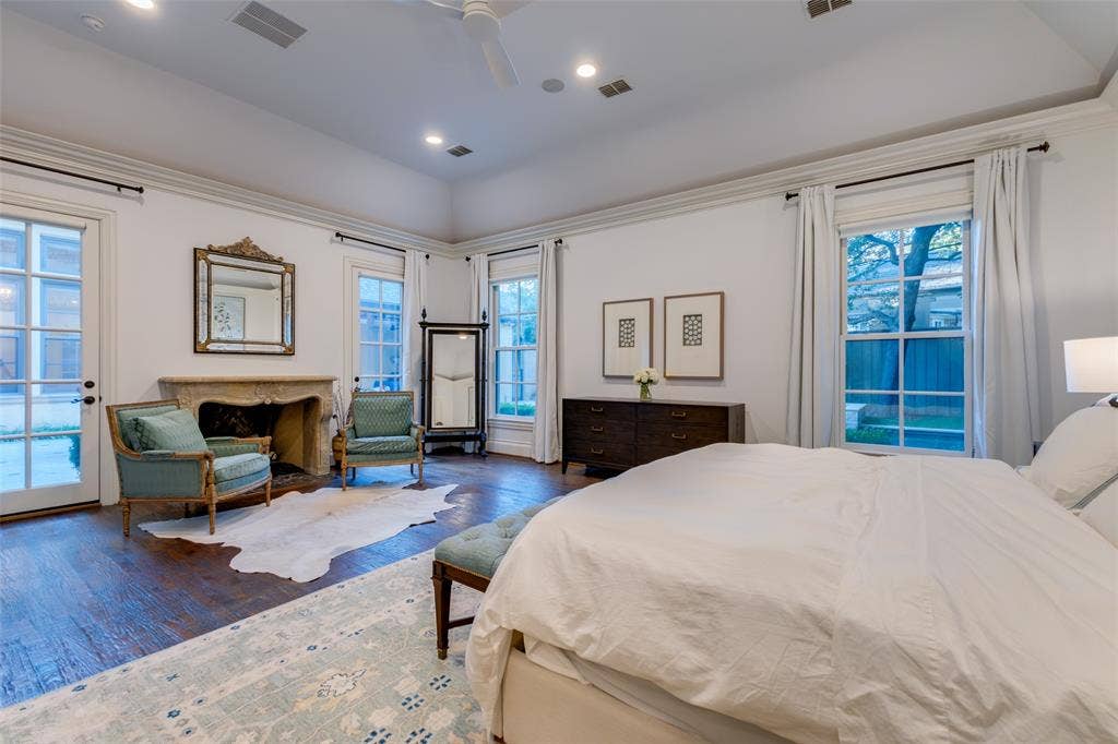 6131 Park Lane, Dallas, TX 75225 6131 Park Lane, Dallas, TX 75225
