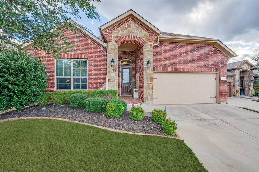 Property photo for 2916 Frontier Drive, Denton, TX