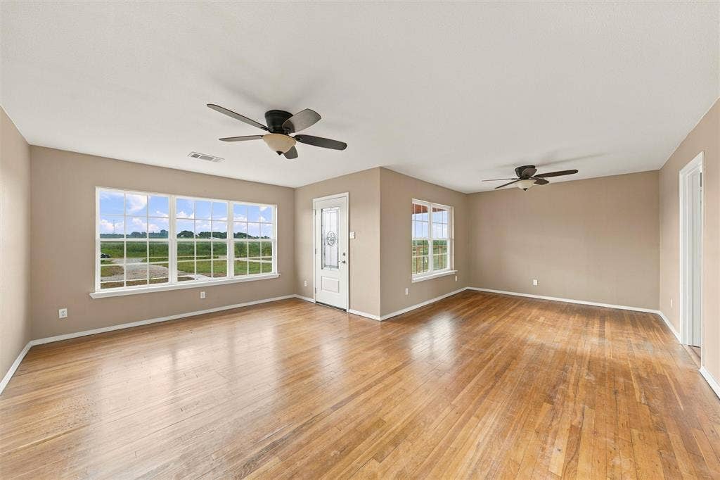 2052 Blue Cut Road S, Moody, TX 76557