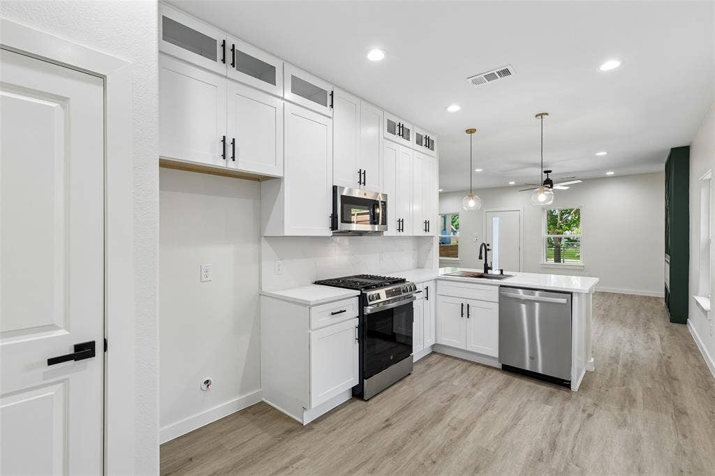 3324 Navaro Street, Dallas, TX 75212 3324 Navaro Street, Dallas, TX 75212