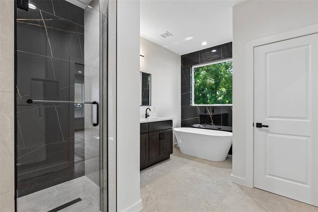 3324 Navaro Street, Dallas, TX 75212 3324 Navaro Street, Dallas, TX 75212