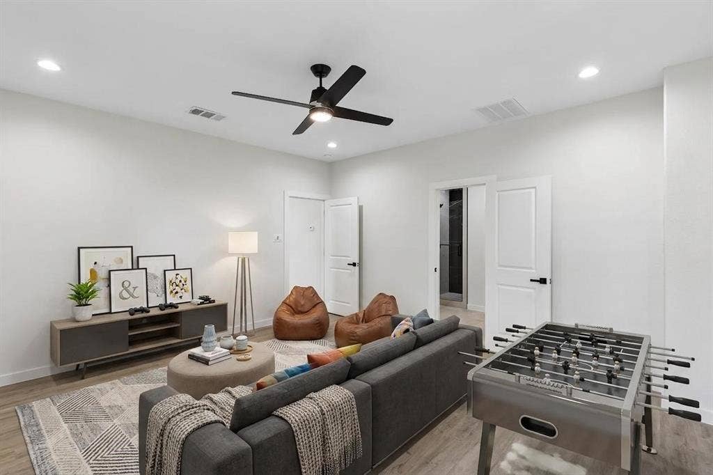 3324 Navaro Street, Dallas, TX 75212 Digitally Staged