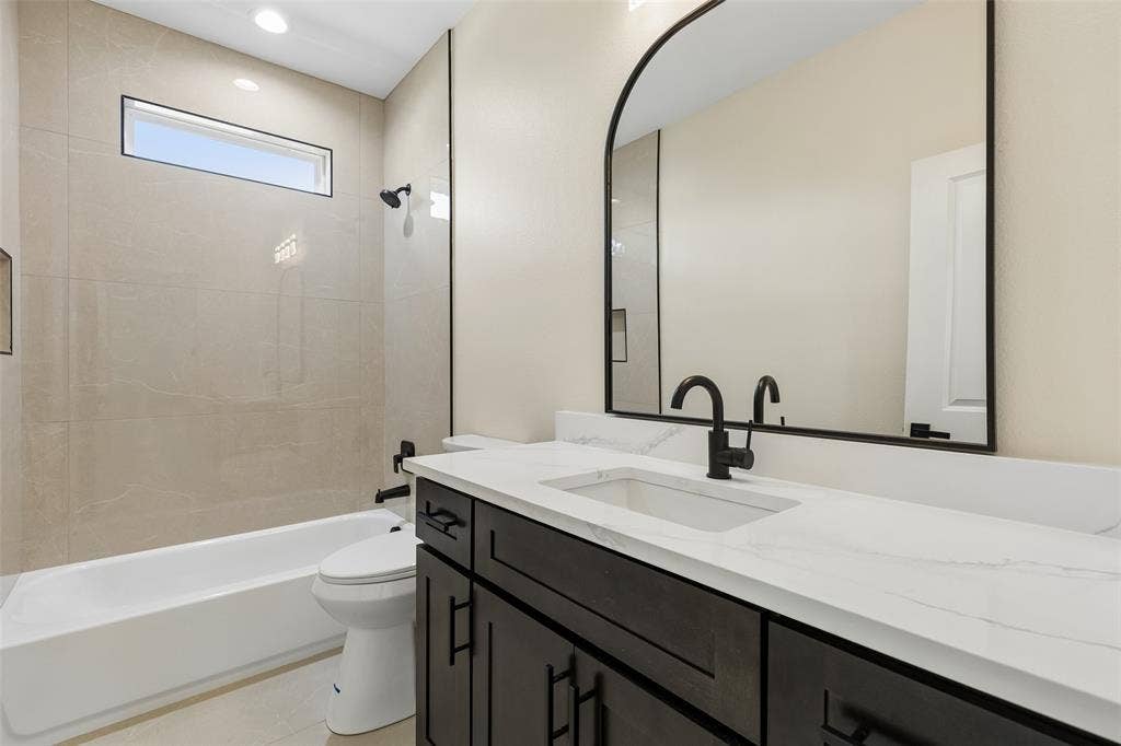 3324 Navaro Street, Dallas, TX 75212 3324 Navaro Street, Dallas, TX 75212