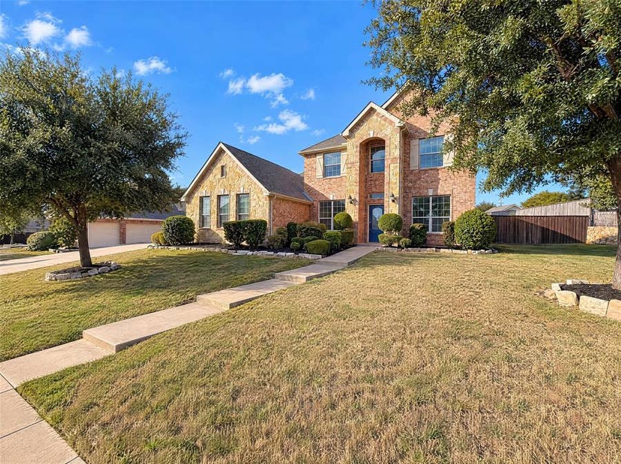 Property photo for 6715 Winding Valley Trail, Rowlett, TX