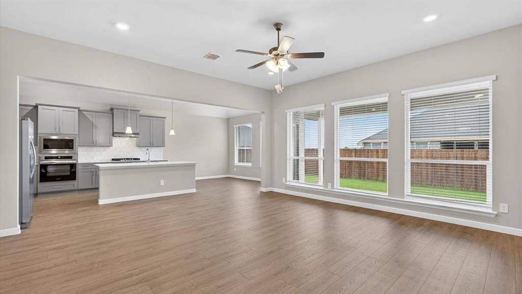 10413 SUNSET SHORE Drive, Grand Prairie, TX 76065 10413 SUNSET SHORE Drive, Grand Prairie, TX 76065