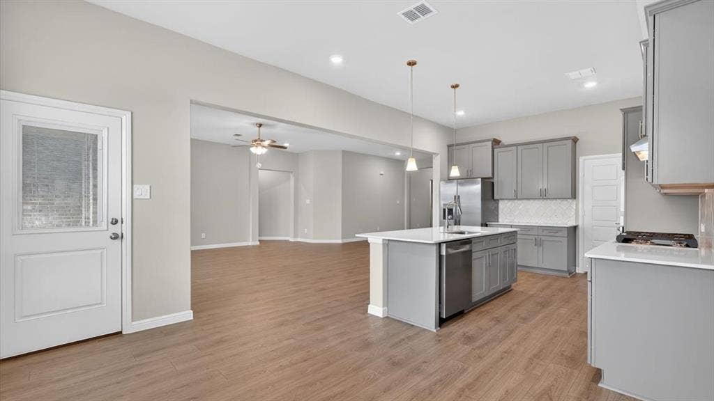10413 SUNSET SHORE Drive, Grand Prairie, TX 76065 10413 SUNSET SHORE Drive, Grand Prairie, TX 76065