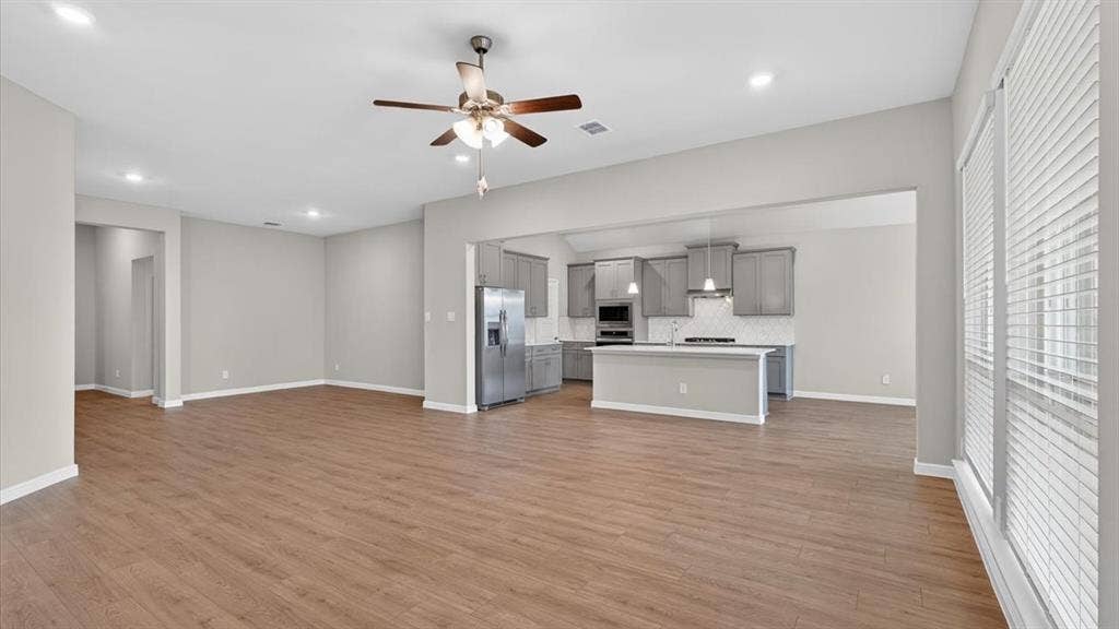 10413 SUNSET SHORE Drive, Grand Prairie, TX 76065 10413 SUNSET SHORE Drive, Grand Prairie, TX 76065