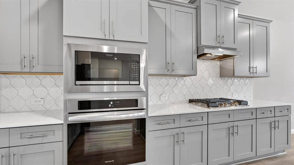 10413 SUNSET SHORE Drive, Grand Prairie, TX 76065 10413 SUNSET SHORE Drive, Grand Prairie, TX 76065