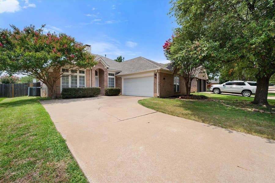 Property photo for 6604 High Brook Drive, Fort Worth, TX
