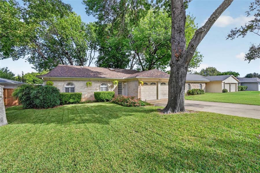 Property photo for 5715 Shady Hill Lane, Arlington, TX