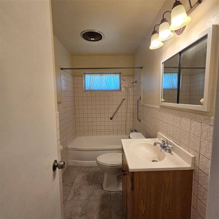 7215 Wilcox Drive, Dallas, TX 75232 7215 Wilcox Drive, Dallas, TX 75232