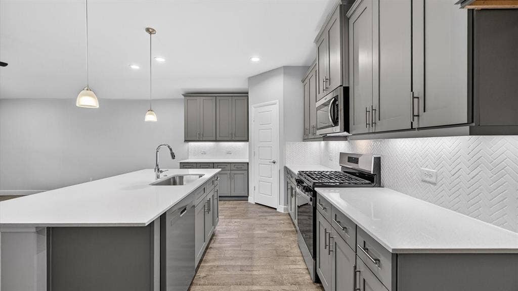 10425 SUNSET SHORE Drive, Grand Prairie, TX 76065 10425 SUNSET SHORE Drive, Grand Prairie, TX 76065