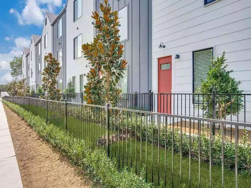 3275 Dallas Street, #305, Dallas, TX 75210 3275 Dallas Street, #305, Dallas, TX 75210