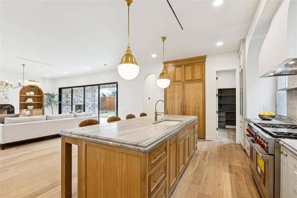 6860 Southridge Drive, Dallas, TX 75214 6860 Southridge Drive, Dallas, TX 75214