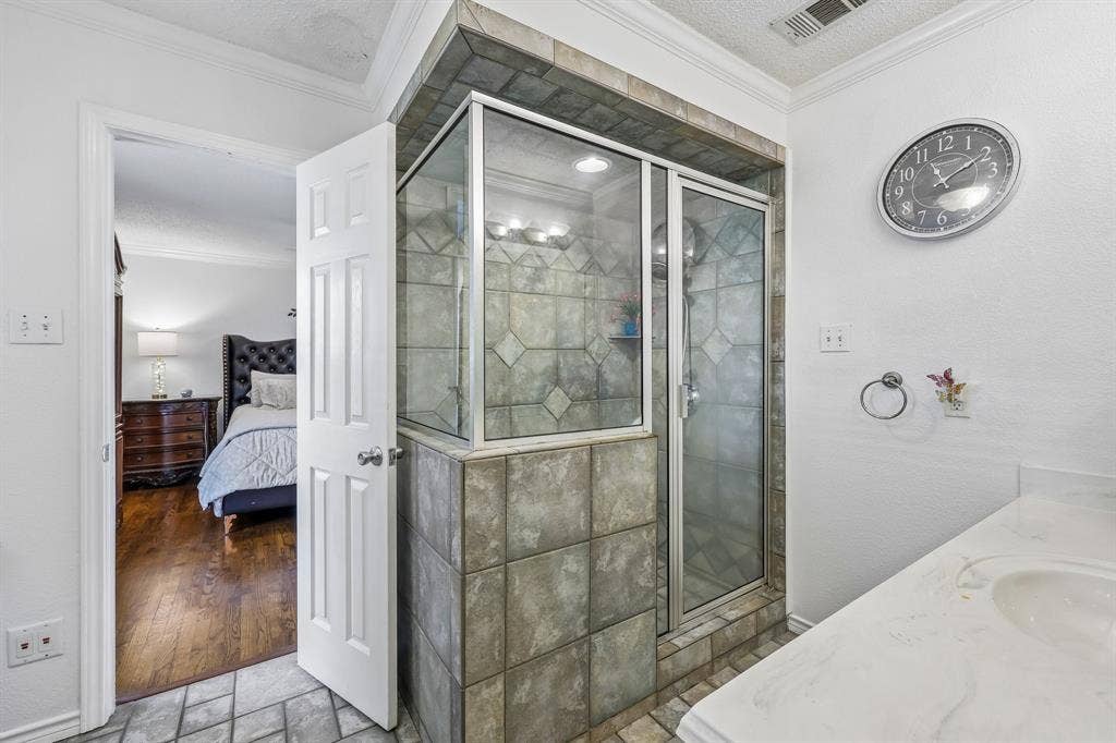 2110 Cooper Drive, Irving, TX 75061 2110 Cooper Drive, Irving, TX 75061