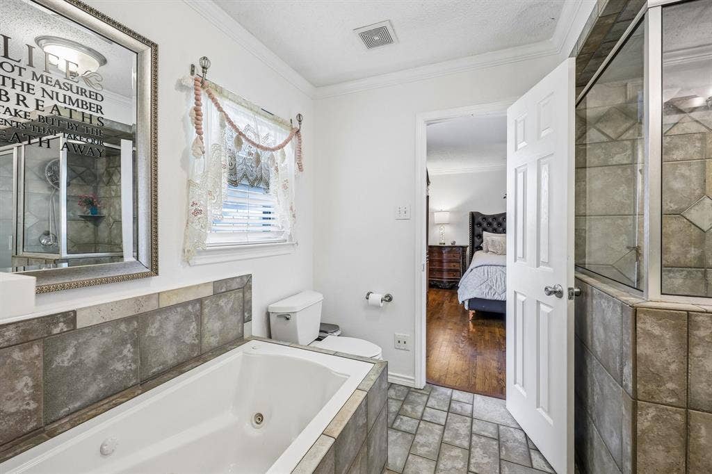2110 Cooper Drive, Irving, TX 75061 2110 Cooper Drive, Irving, TX 75061
