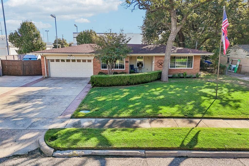 2110 Cooper Drive, Irving, TX 75061 2110 Cooper Drive, Irving, TX 75061
