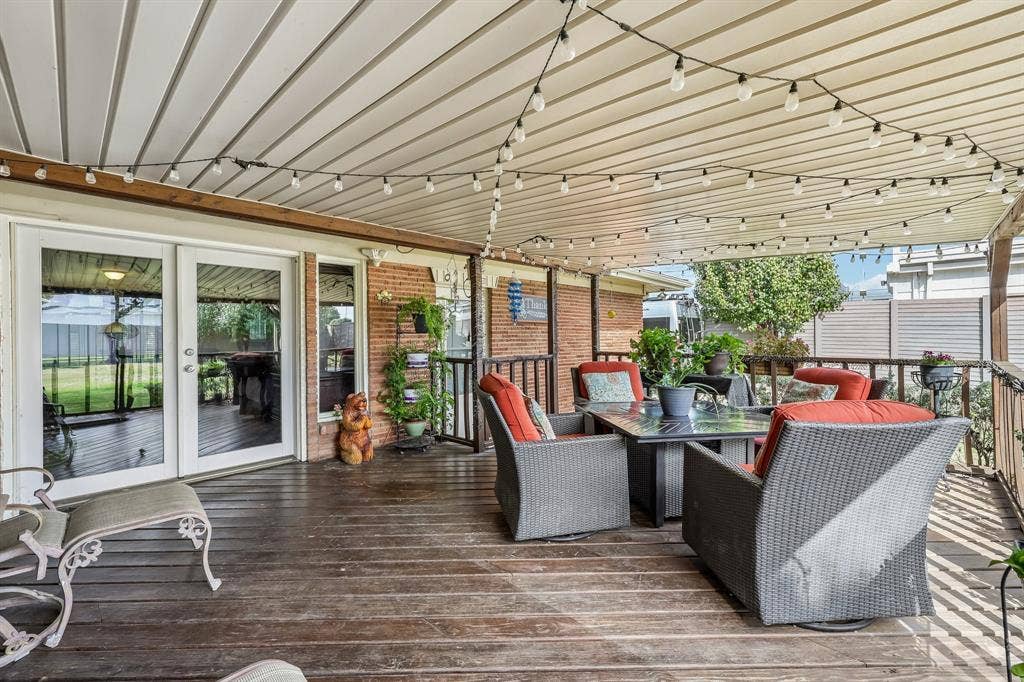 2110 Cooper Drive, Irving, TX 75061 2110 Cooper Drive, Irving, TX 75061