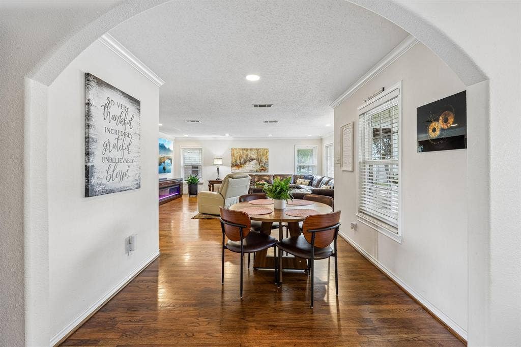 2110 Cooper Drive, Irving, TX 75061 2110 Cooper Drive, Irving, TX 75061