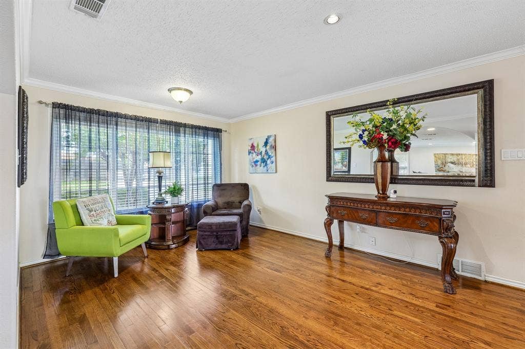 2110 Cooper Drive, Irving, TX 75061 2110 Cooper Drive, Irving, TX 75061
