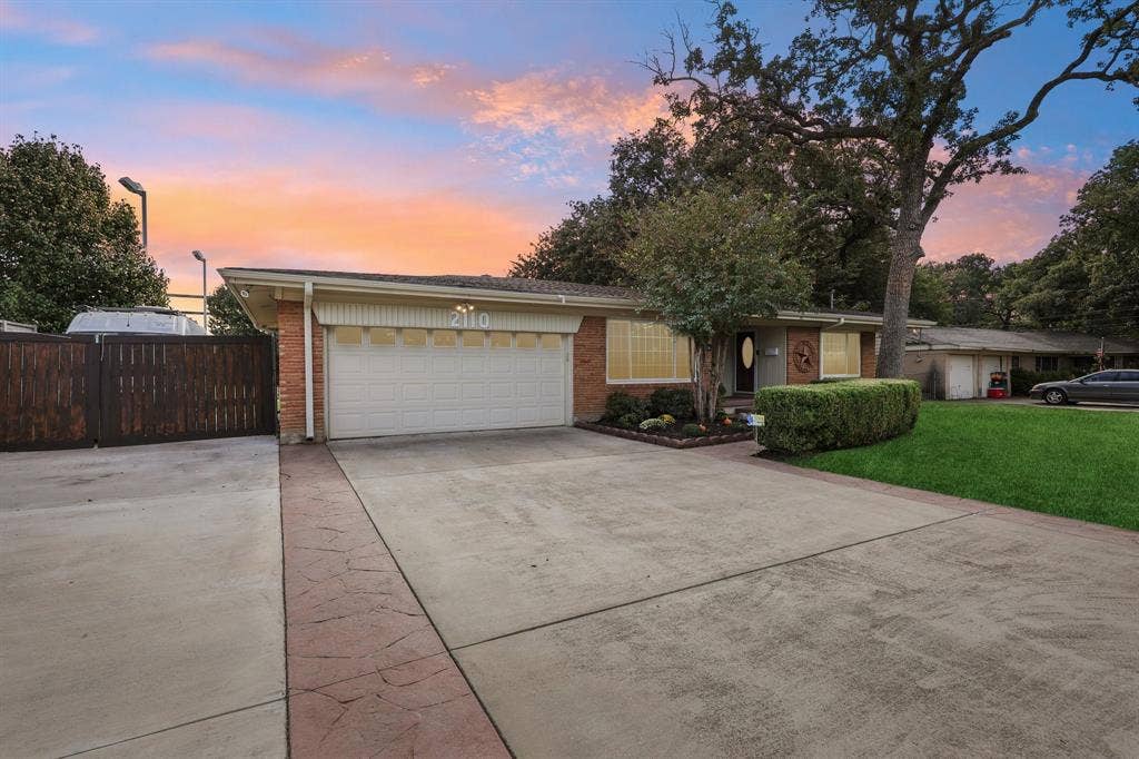 2110 Cooper Drive, Irving, TX 75061 2110 Cooper Drive, Irving, TX 75061