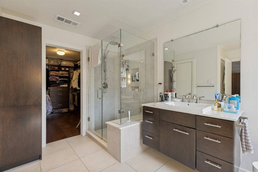 3320 Blackburn Street, Dallas, TX 75204 3320 Blackburn Street, Dallas, TX 75204