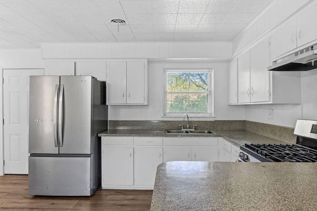 2251 Cambridge Drive, Irving, TX 75061