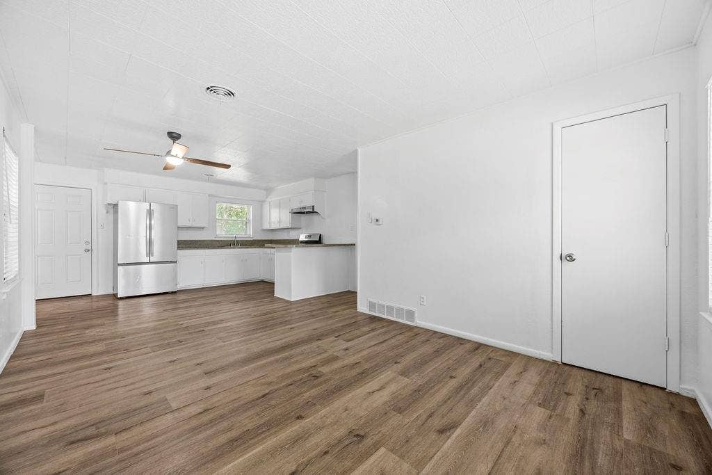 2251 Cambridge Drive, Irving, TX 75061