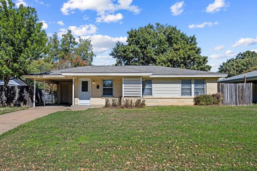 Property photo for 2251 Cambridge Drive, Irving, TX