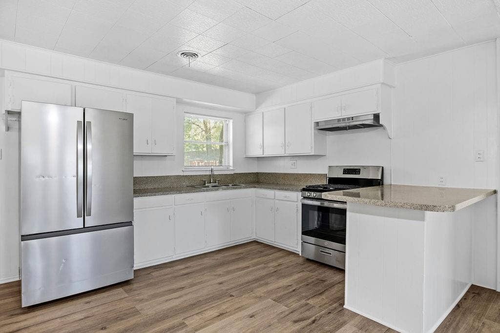2251 Cambridge Drive, Irving, TX 75061