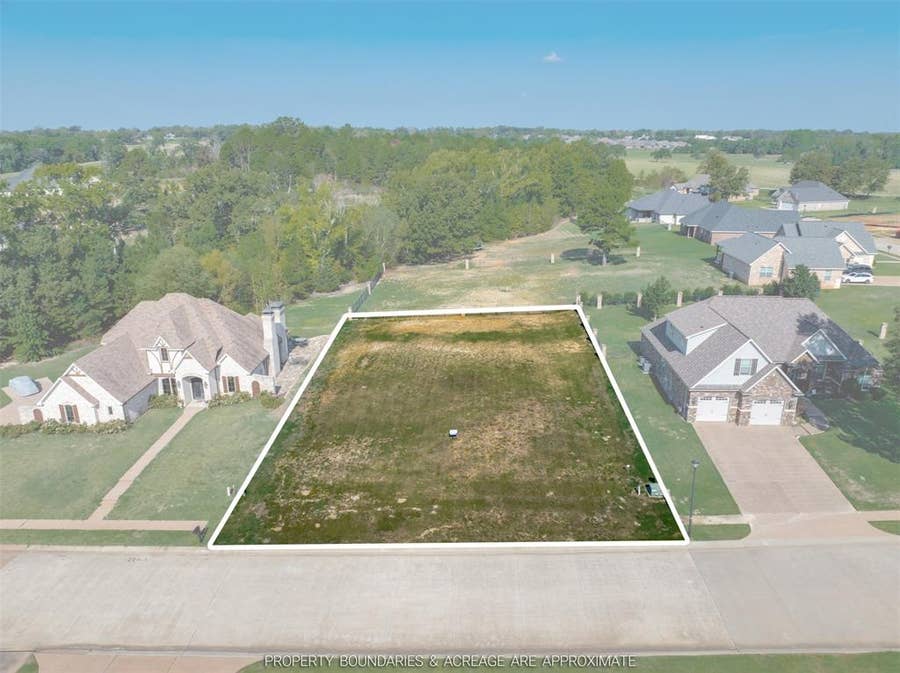 Property photo for 1505 Coutland Lane, Lindale, TX