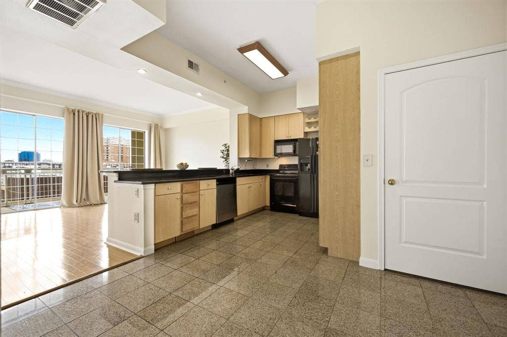 3225 Turtle Creek Boulevard, #810, Dallas, TX 75219 3225 Turtle Creek Boulevard, #810, Dallas, TX 75219