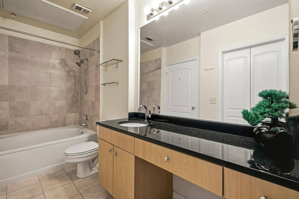 3225 Turtle Creek Boulevard, #810, Dallas, TX 75219 3225 Turtle Creek Boulevard, #810, Dallas, TX 75219